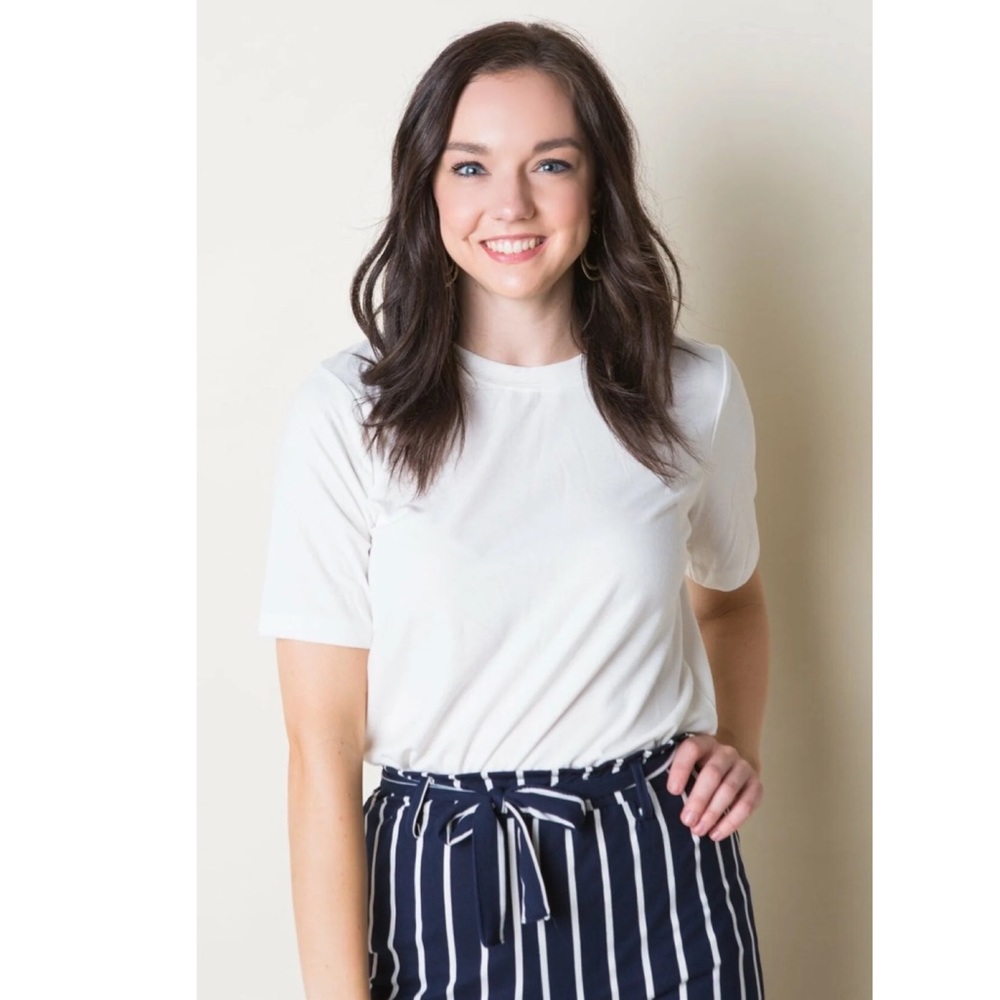 NWT White Crew Neck Tee Amelia James